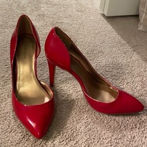 Red pumps